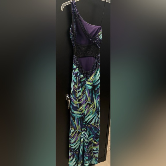 Long elegant evening dress. Multicolor/one sleeve. Beaded low back. - Picture 2 of 3